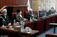 برگزاری هشتمين جلسه مجمع تشخيص مصلحت نظام در سال جاری به ریاست آملی لاریجانی و با حضور رئيس جمهور، رئيس قوه قضائيه و اکثر اعضای مجمع (12)