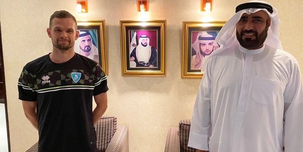 هافبک سپاهان به تیم اماراتی پیوست +عکس
