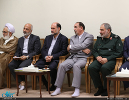 دیدار جمعی از مسئولان و فعالان فرهنگی از استان‌های یزد و همدان با رهبر معظم انقلاب 