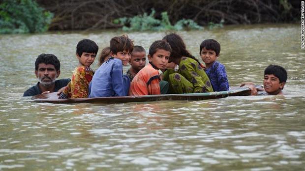 خسارات ناشی 10 میلیارد دلارى سیل پاکستان