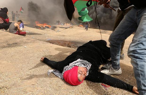 راهپیمایی غزه به خاک و خون کشیده شد+ تصاویر