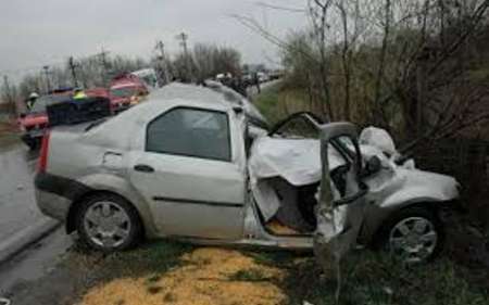2 حادثه واژگونی خودرو در جاده های زنجان چهار مصدوم برجا گذاشت