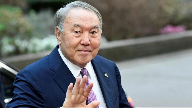 رئیس جمهور قزاقستان پس از سه دهه حکومت از قدرت کناره گیری کرد+عکس