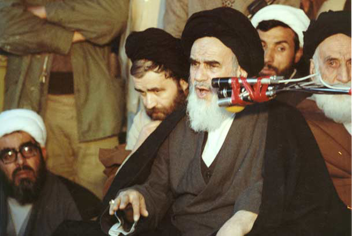 امام خمینی: کاری نکنید که بگویند رژیم فاسدی رفت، رژیم فاسد دیگری جایش نشست
