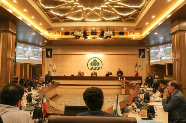 جلسه هشتاد و سوم شورای شهر شیراز نیز همراه با جدل بود