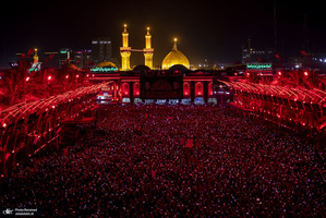 مراسم تعویض پرچم حرم مطهر امام حسین (ع) در کربلا