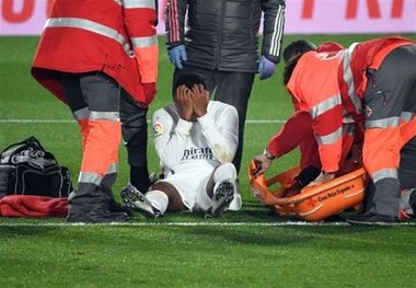 هافبک برزیلی رئال مادرید 3 ماه خانه نشین شد
