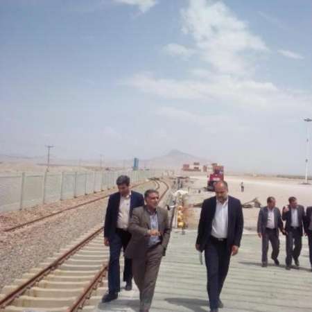 نماینده مجلس: راه اندازی بندر خشک نقش مهمی در توسعه استان یزد دارد
