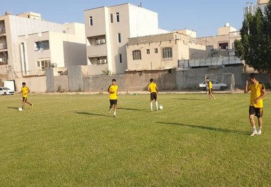 آغاز تمرینات شاهین شهرداری بوشهر با رعایت نکات بهداشتی + تصاویر
