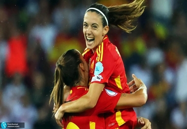 اسپانیا یک گام تا تاریخ سازی در فوتبال جهان؛ زنان لاروخا سه گانه را تکمیل می کنند؟