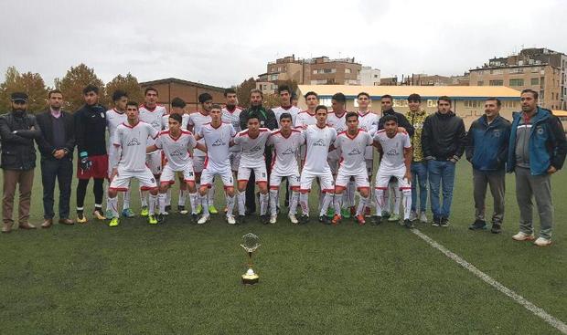 شهرداری همدان جواز حضور در فوتبال جوانان کشور را کسب کرد