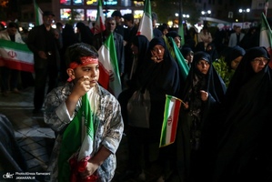 پنجاه و پنجمین شب اجتماع پر شور مردم در میدان منیریه