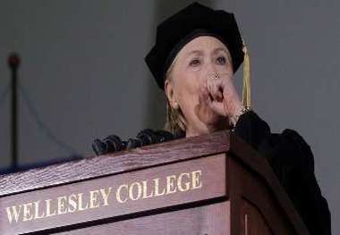 هیلاری کلینتون ترامپ را با نیکسون مقایسه کرد
