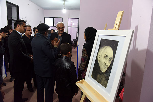 نمایشگاه نقاشی رنگینه های سیستان در زابل گشایش یافت