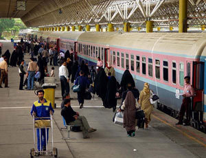 ورود ریلی 150هزار مسافر نوروزی به مشهد  مشکلی در تردد قطارها گزارش نشده است