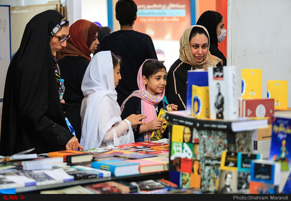 اجرای 530 عنوان برنامه به مناسبت هفته کتاب در زنجان