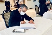 عباس عراقچی دفتر یادبود آبه شینزو را امضاء کرد