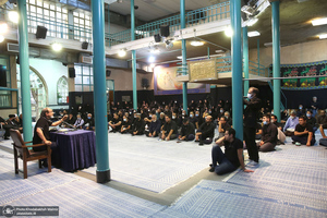 مراسم عزاداری صبح عاشورا در حسینیه جماران