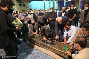 مراسم تشییع حجت الاسلام و المسلمین محتشمی پور در حسینیه جماران