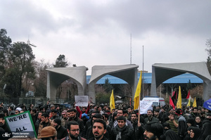 تجمع دانشجویان دانشگاه تهران در اعتراض به جنایت اخیر آمریکا و شهادت سردار سلیمانی