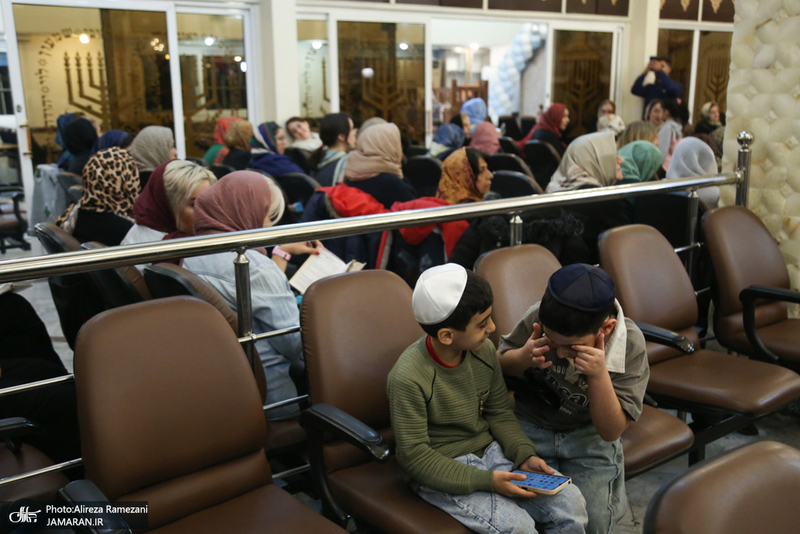 مراسم بزرگداشت رهبر شهيد در كنسيه يوسف آباد