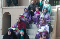 بازدید ورزشکاران دختر از بیت و زادگاه امام