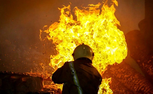 مهار آتش‌سوزی کارگاه نجاری در کرمان