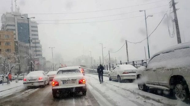 بارش برف اختلال تردد خودرویی در البرزایجاد کرد