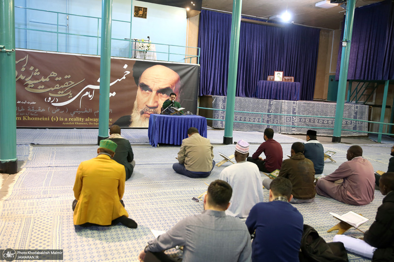 بازدید جمعی از شرکت کنندگان چهلمین دوره مسابقات بین المللی قرآن کریم از جماران
