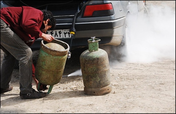 نابود کردن 12 هزار شیر معیوب سیلندر گاز در استان فارس