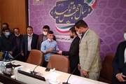  طلای کشتی فرنگی قهرمانی جهان به مدافعان سلامت در خوزستان اهدا شد
