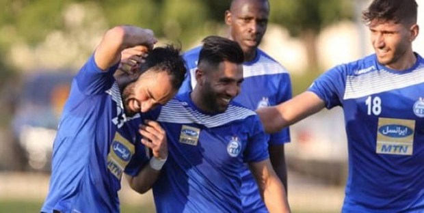 بازیکنان استقلال بخشی از قراردادشان را گرفتند