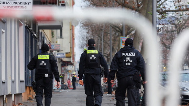 حمله افراد نقابدار به یک مسجد در آلمان