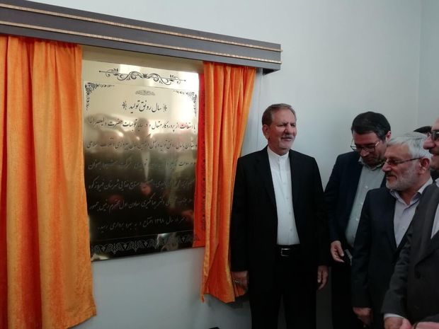 معاون اول رئیس‌جمهوری ۲ کارخانه را در فیروزکوه افتتاح کرد