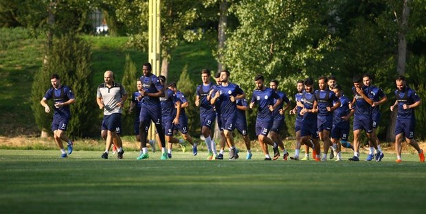 فکری تمرین استقلال را تعطیل کرد