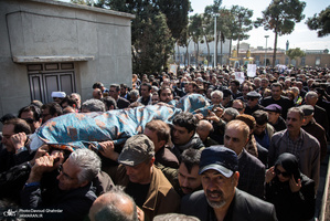 مراسم خاکسپاری پوران شریعت رضوی در امامزاده عبدالله شهرری