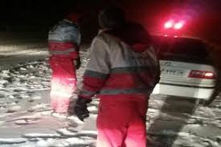 رهاسازی 2 هزار و 467 خودروی گرفتار در برف توسط هلال احمر قزوین