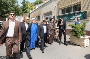 حضور سید محمد خاتمی در مرحله دوم انتخابات ریاست جمهوری چهاردهم