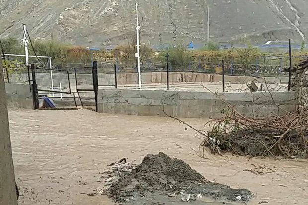 آبگرفتگی خانه های روستایی در ارومیه و پیرانشهر تحت کنترل است