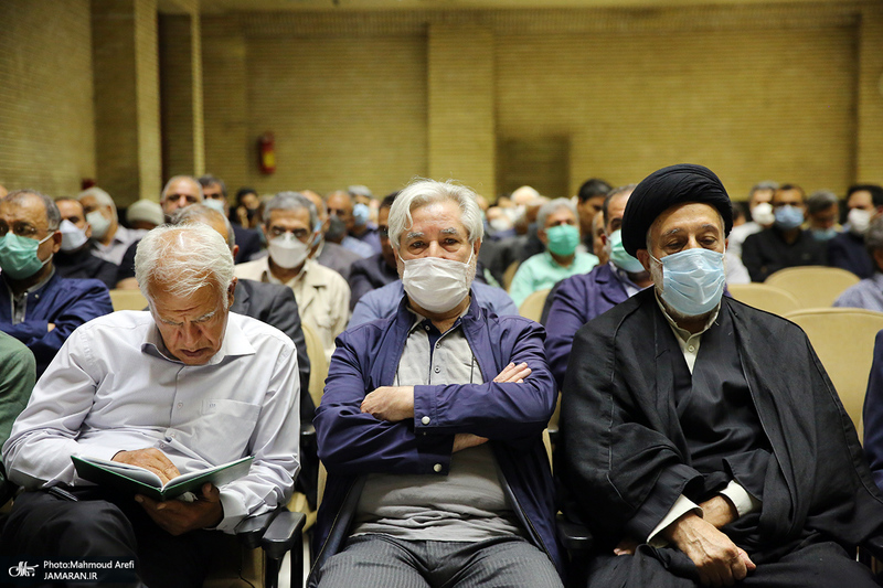 مراسم ختم مادر فرشاد مومنی