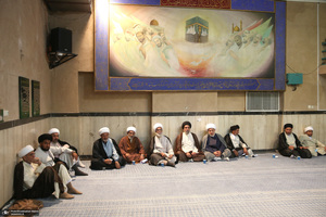 بازدید جمعی از علمای نجف از حسینه و مجموعه فرهنگی جماران