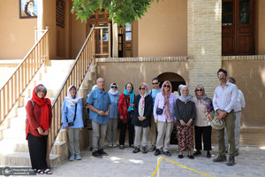 بازدید گردشگران فرانسوی از  بیت تاریخی حضرت امام در خمین