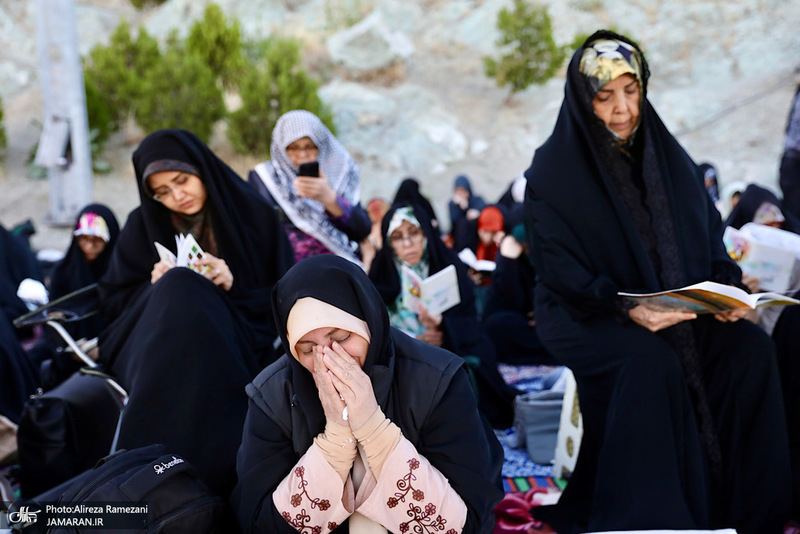 مراسم دعاى عرفه در کهف الشهدا