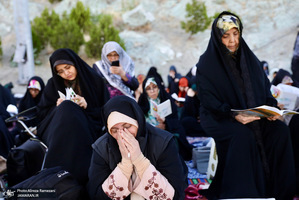 مراسم دعاى عرفه در کهف الشهدا