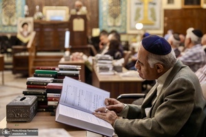 مراسم بزرگداشت ارتحال امام خمینی (ره) در کنیسه یوسف آباد