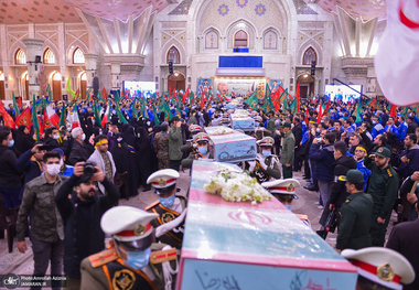تشییع پیکر مطهر 18 شهید گمنام دفاع مقدس در حرم امام خمینی 