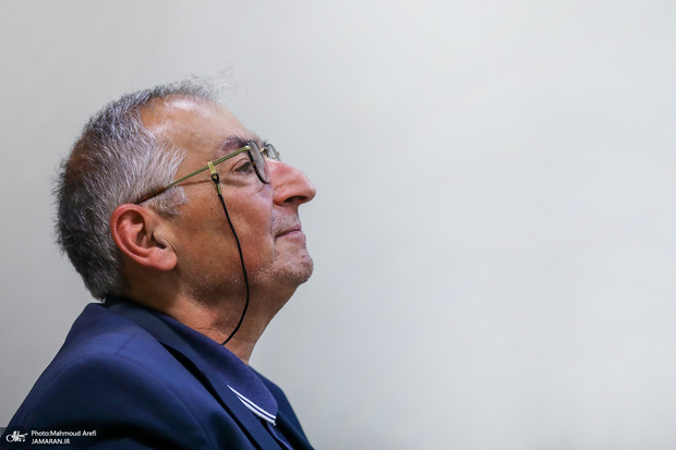 حکم زندان صادق زیباکلام به تعویق افتاد