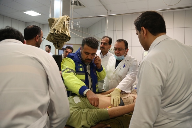 استقرار40 دانشجو در بیمارستان بعثت همدان برای کمک به زلزله زدگان