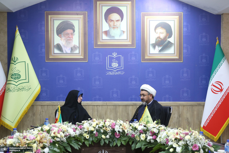 اولین نشست : زن در اندیشه دینی فلسفی امام خمینی (س)