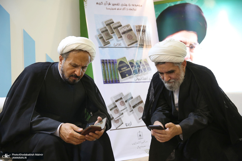 غرفه موسسه تنظیم و نشر آثار امام خمینی (س) در  نمایشگاه بین‌المللی قرآن